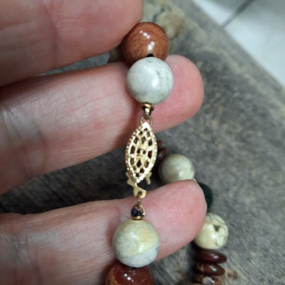 Boho Stone Bracelet W/Green Center Stone - Picture 3 of 6